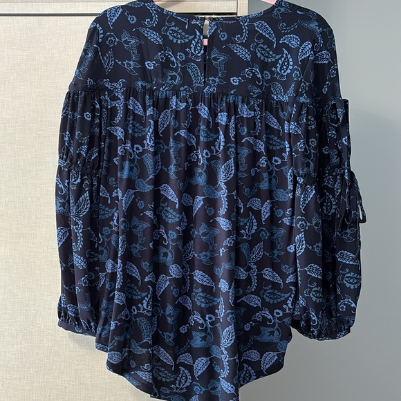 Loft size S blouse, with round collar and gathered sleeves. - Picture 3 of 6